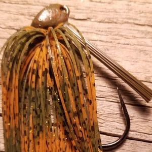 Hand poured & hand tied bass jigs